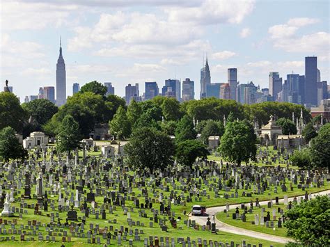 calvary cemetery ny burial records.